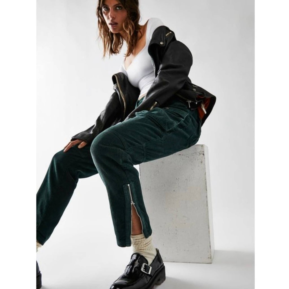 We the Free The London Calling Low Rise Tapered Leg Cargo Corduroy Pants Sz 26 - Picture 2 of 9
